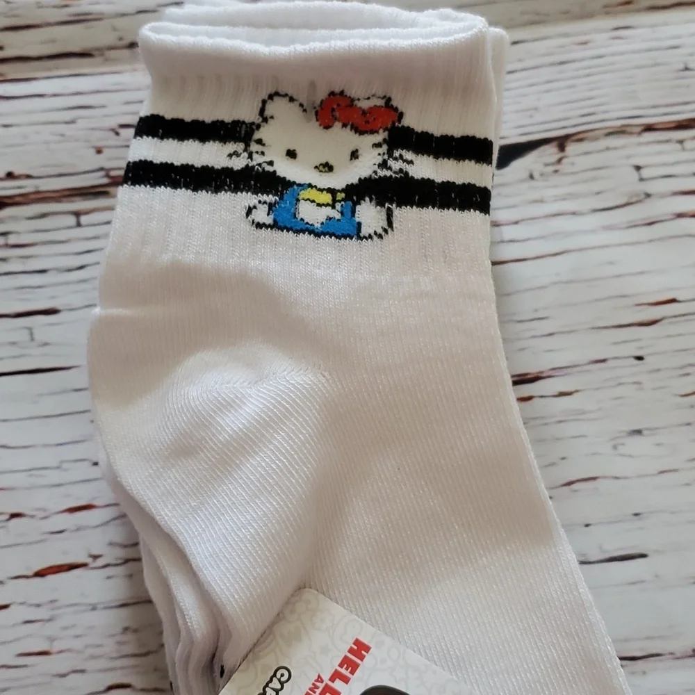 🆕️ SANRIO HELLO KITTY AND FRIENDS WHITE CAPRI SOCKS (5 PAIRS) 🤍